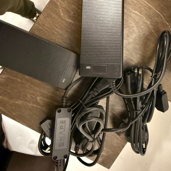 IDX Endura i-Micro 150 V-Mount Batteries (2) + Shape & RatRig Chargers Pro Video - Picture 2 of 7